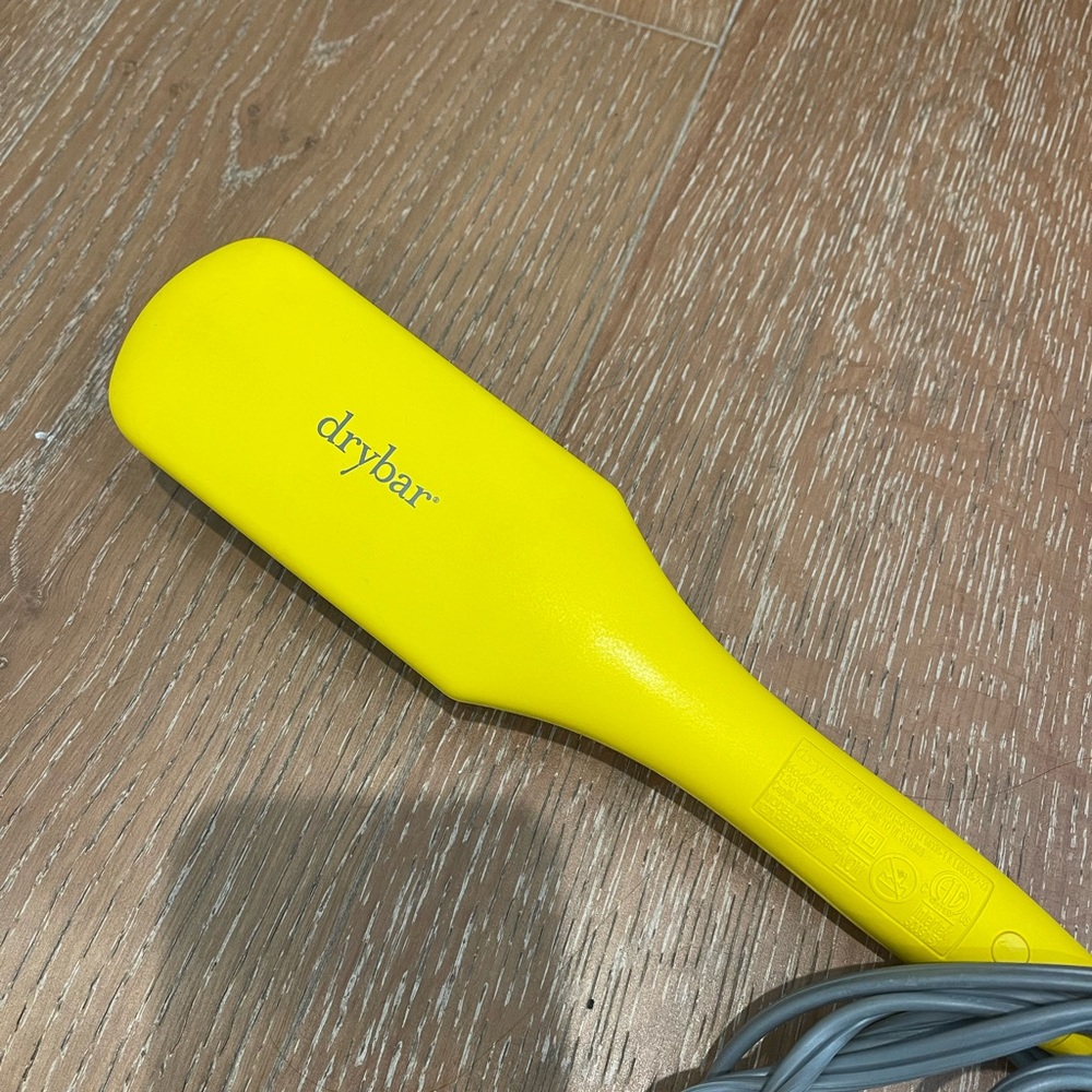DryBar - The Brush Crush Heated Straightening Brush